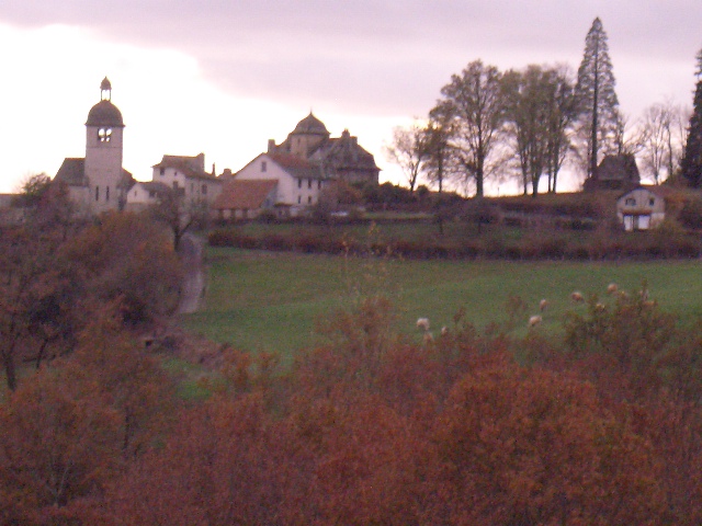 File:Mourjou-village.JPG