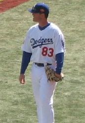 Terry Tiffee i Los Angeles Dodgers dräkt under en match i Kina under försäsongsträningen 2008.