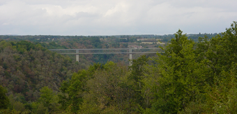 Viaduc de la Tardes, viaduc ferroviaire de Gustave Eiffel aujourd'hui désaffecté, inscrit aux Monuments historiques