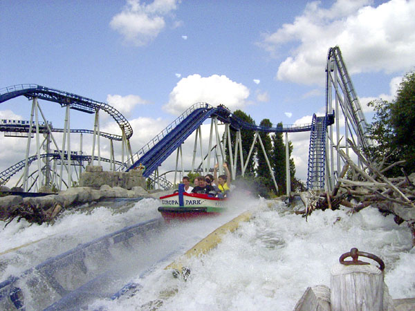 File:Poseidon-wasserachterbahn-europa-park.jpg