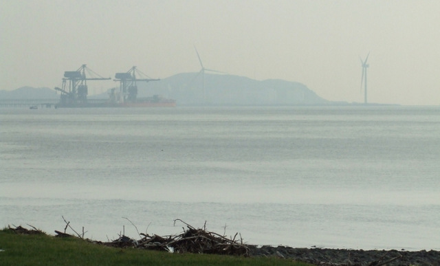 File:Hunterston from Largs - geograph.org.uk - 5295856.jpg