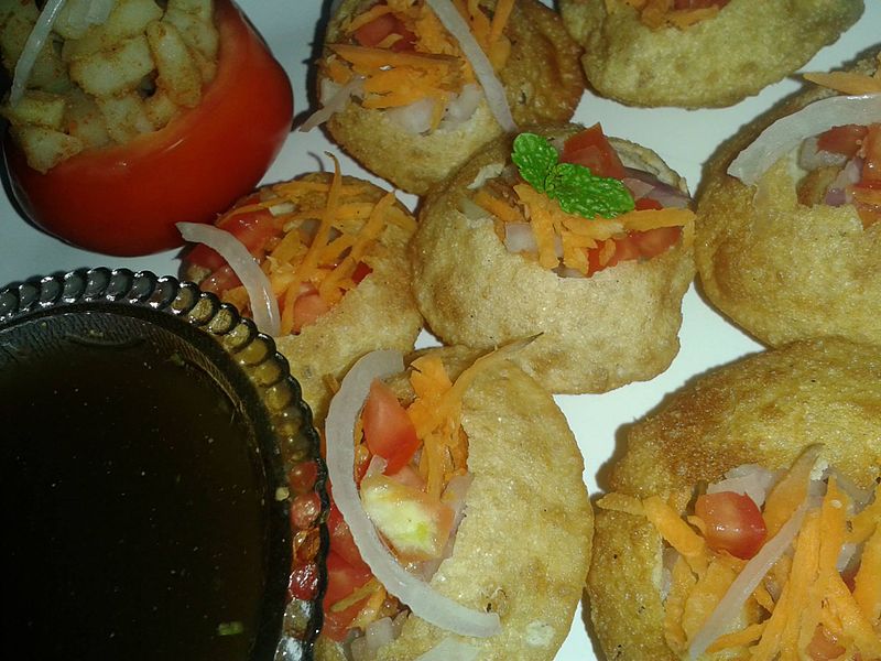 File:Golgappe (Pani Puri).jpg