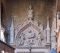   Rilievo del 1430 ca. / 1430 (ca.) gothic relief.