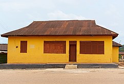 Một ngôi nhà tiêu chuẩn tại Ghana