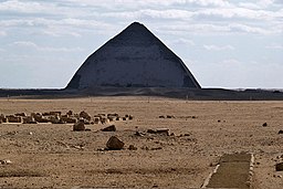 Den böjda pyramiden