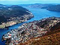 Utsikt fra Ådnanipa mot Garnes og Ytre Arna. Arnavågen til venstre, Sørfjorden og Osterøy til høyre. Foto: Svein Harkestad