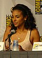 Marsha Thomason interpreta Naomi Dorrit