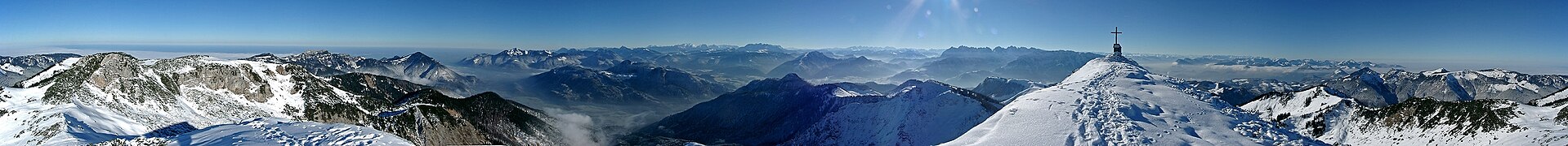 Panoramablick vom Geigelsteingipfel