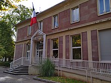 Façade extérieure de la sous-préfecture de Saint-Dié-des-Vosges.