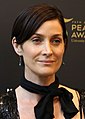 Carrie-Anne Moss interpreta Gertrude Verbanski