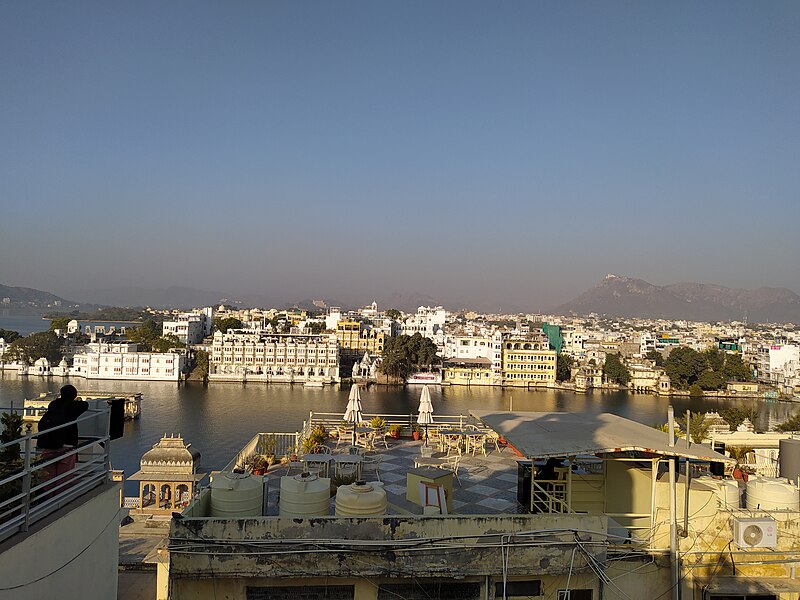 File:Gangaur Ghat 2.jpg