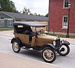 Ford Model T circa 1925, con mínima protección contra as inclemencias do tempo