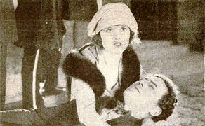 Escena de Cappy Ricks (1921), con Agnes Ayres y Thomas Meighan