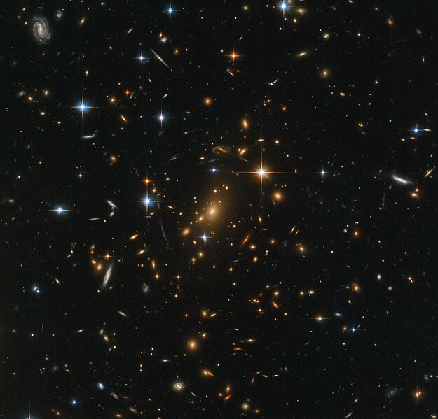 File:Galactic treasure chest RXC J0142.9+4438.jpg