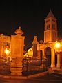 Muristanbrunnen und Erlöserkirche bei Nacht