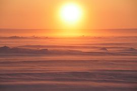 Mare di Laptev. Il tramonto del sole.