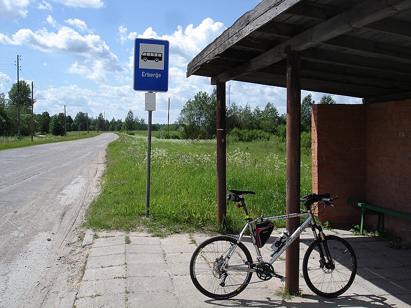 File:Остановка автобуса Autobusu pietura "Ērberģe" - Bontrager - Panoramio.jpg