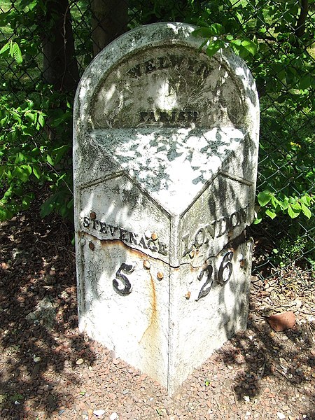 File:Old Milepost - geograph.org.uk - 3507328.jpg