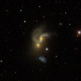 NGC 5421A (boven)