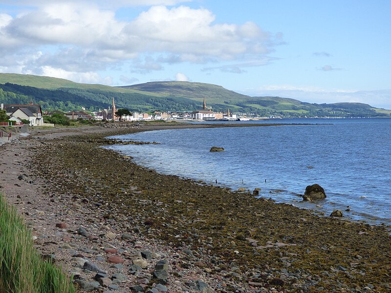 File:Largs - geograph.org.uk - 5819666.jpg