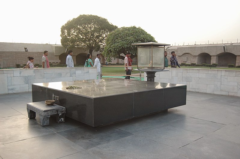 File:RAJ GHAT,OLD DELHI,INDIA.jpg