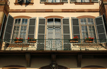 Français : 3, quai Saint-Thomas