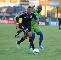 Víctor Bernárdez San Jose Earthquakes.jpg