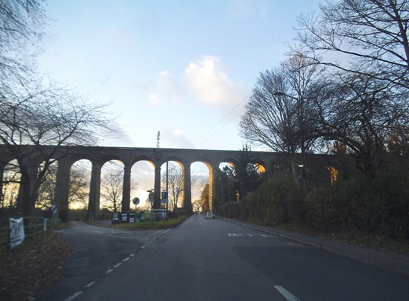 File:Digswell Viaduct, Welwyn - geograph.org.uk - 5610099.jpg