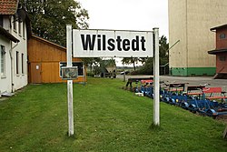 Sign marker to the Wilstedt train station