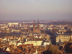 Français : Vue de la Cathédrale sur St-Paul