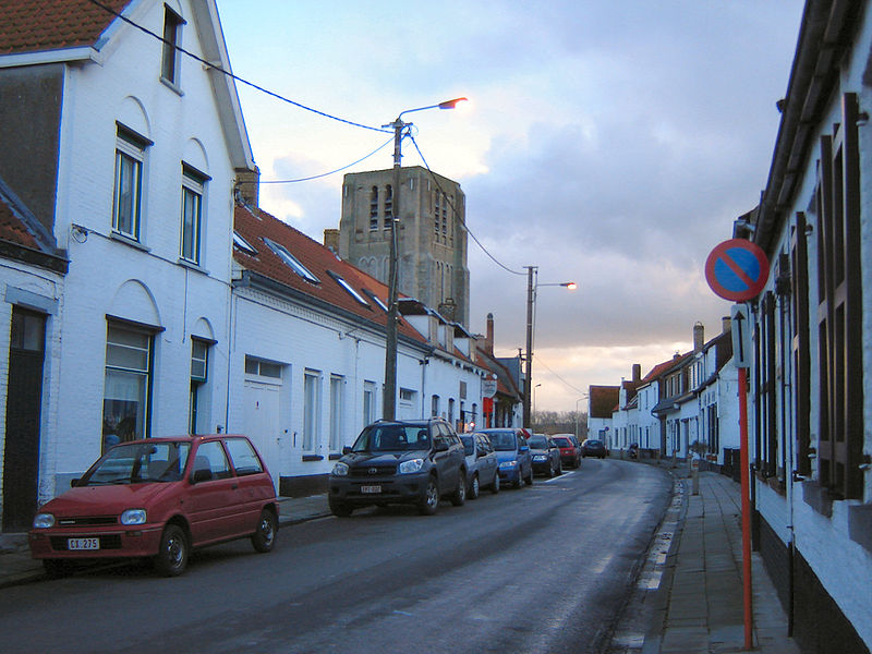 File:Oostkerke - Sint-Kwintensstraat.jpg