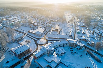 Talvine droonifoto Tõrva kesklinnast