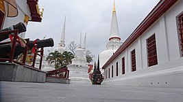 An raran sa palibot kan stupa