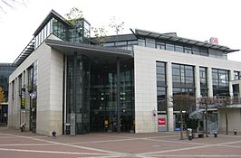 Het huidige stationsgebouw stamt uit 2004