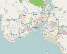 Mapa konturowa Stambułu, w centrum znajduje się punkt z opisem „Muzeum Archeologiczne”