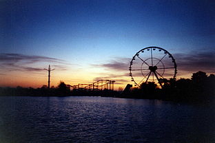 Panoramazicht op Bobbejaanland