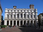 Palazzo Nuovo som hyser Biblioteca civica Angelo Mai.