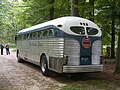 Greyhound GMC PD4151 Silverside (1948)