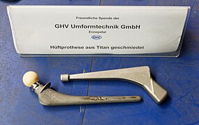 Hüftprothese aus geschmiedetem Titan