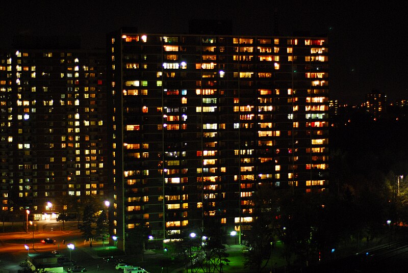 File:Apartment buildings in Toronto at night - DSC 0345 (15660859365).jpg