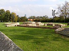 Reconstitution des fondations du château du onzième et douzième siècle