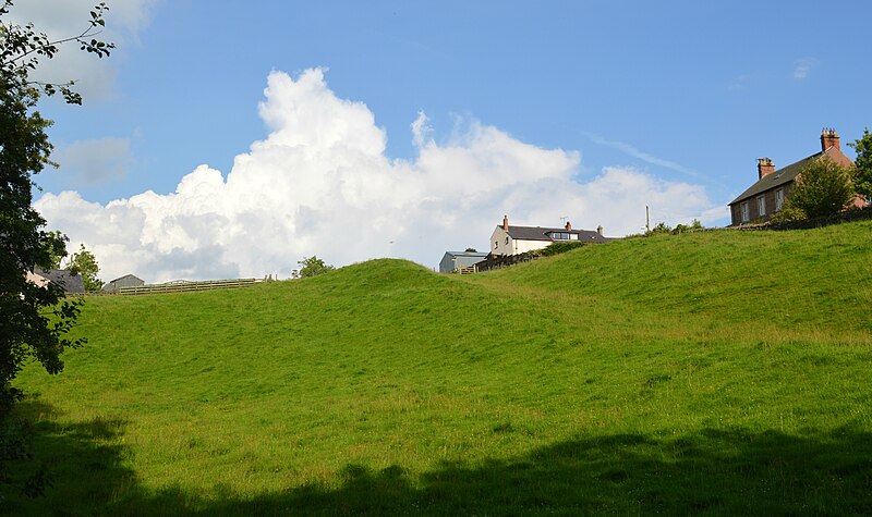 File:Hadrian's Wall Path at Gilsland - geograph.org.uk - 4206914.jpg