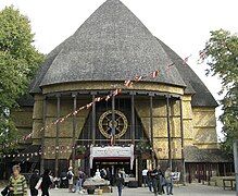 La pagode du bois de Vincennes à Paris, principalement partagé entre pratiquants du vajrayana tibétain et du theravada cambodgien