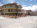 English: Common street in Huaraz