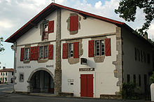 Larressore Mairie.jpg