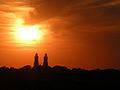 Omaha - Günbatımında Saint Cecelia Katedrali silüeti