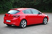 Opel Astra J BiTurbo hátulja