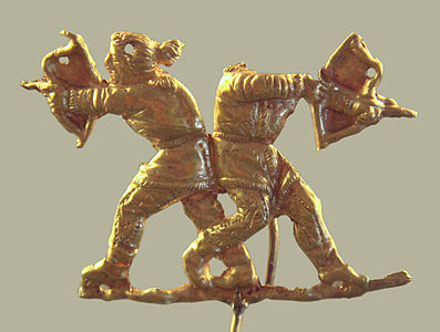 Applique en or représentant des guerriers scythes avec des arcs, Panticapeum, Crimée, IVe siècle av. J.-C., musée du Louvre.