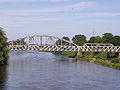 English: Rail bridge, view from the Pink Bridge Français : Pont ferroviaire, vu du Pont Rose Polski: Most kolejowy, widok z różowego mostu