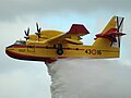 Et spansk Canadair CL-215T slipper vann